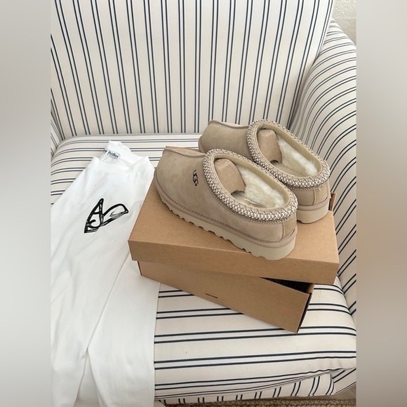 Brand New Women's Ugg Tasman Slip-Ons - Picture 6 of 7